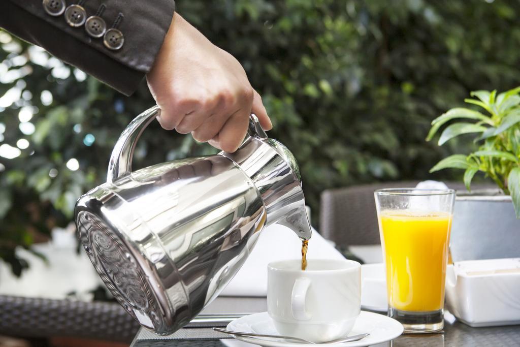 Sofitel Beirut Le Gabriel Hotel Exterior foto